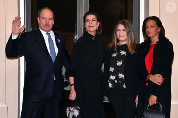 Le prince Albert II de Monaco, la princesse Caroline de Hanovre, Camille Gottlieb, la princesse Stéphanie de Monaco le 11 novembre 2017 en principaité lors de la soirée hommage à la princesse Grace de Monaco avec la projection d'un de ses films, "The Country Girl" (Une fille de la province), sorti en 1954 et pour lequel Grace Kelly reçu l'Oscar de la meilleure actrice au théâtre Princesse Grace à Monaco le 11 novembre 2017. © Bruno Bebert / Bestimage