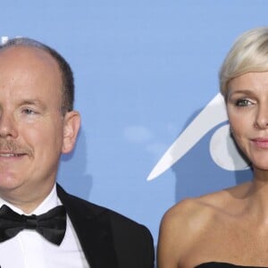 Le prince Albert II de Monaco et la princesse Charlene au 1er "Gala pour l'Océan de Monte-Carlo" sur les terrasses de l'Opéra à Monaco, le 28 septembre 2017. © Claudia Albuquerque/Bestimage