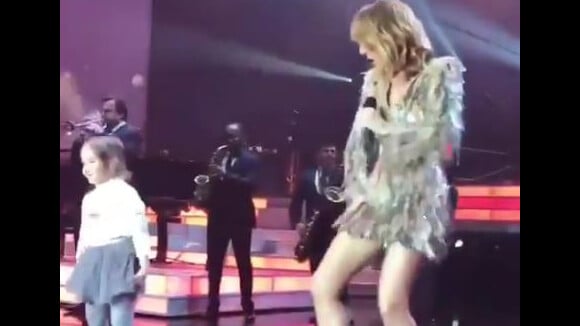 Céline Dion s'éclate avec une invitée surprenante sur scène à Las Vegas...
