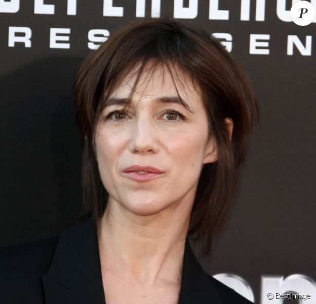 Charlotte Gainsbourg à la première de "Independence Day: Resurgence" au théâtre TCL Chinese à Hollywood, Californie, le 20 juin 2016.