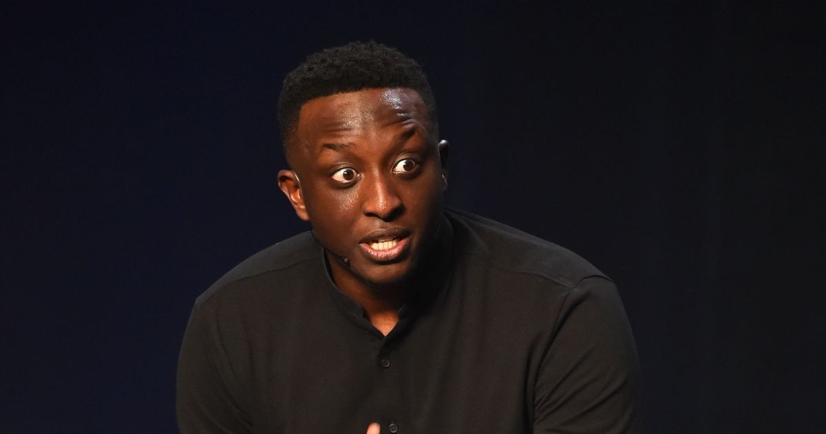 Ahmed Sylla Lol Qui Rit Sort Ahmed Sylla à la 12ème édition des Sérénissimes de l'Humour au Grimaldi
