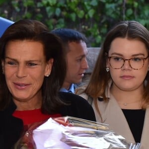 La princesse Stéphanie de Monaco et sa fille Camille Gottlieb ont remis le 18 novembre 2017 des colis gourmands pour les fêtes de fin d'année aux aînés de la principauté, au Foyer Rainier-III. © Bruno Bebert/Bestimage