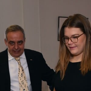 La princesse Stéphanie de Monaco, accompagnée de sa fille Camille Gottlieb, a remis le 18 novembre 2017 des colis gourmands pour les fêtes de fin d'année aux aînés de la principauté, au Foyer Rainier-III. © Bruno Bebert/Bestimage