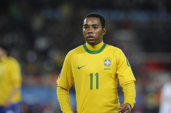 Robinho lors de Brésil-Chili à la Coupe du monde 2010. Le 23 novembre 2017, le footballeur brésilien a été reconnu coupable de viol en réunion et condamné à neuf ans de prison.