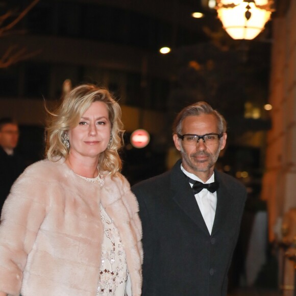 Paul Belmondo et sa femme Luana Belmondo - Les célébrités arrivent à la 25ème édition du bal des débutantes à l'hôtel The Peninsula à Paris le 25 novembre 2017.  Celebrities arrive at the 25th edition of the Beginners' Ball at The Peninsula Hotel in Paris on November 25, 2017.25/11/2017 - Paris