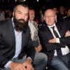 Sébastien Chabal et Bernard Laporte - Célébrités lors du deuxième combat professionnel "La conquête" entre le français T. Yoka et l'américain J. Rice au Zénith de Paris, France, le 14 octobre 2017. © Rachid Bellak/Bestimage