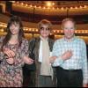 Marie Trintignant avec ses parents Nadine et Jean-Louis au théâtre pour la pièce Poèmes à Lou, en 1999