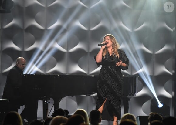 Kelly Clarkson - Soirée des "Women In Music" du magazine Billboard au Ray Dolby Ballroom à Hollywood, le 30 novembre 2017