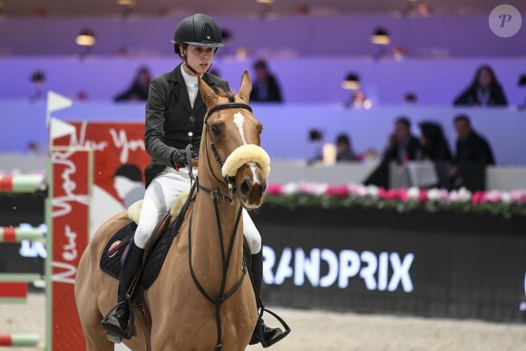 Alexandra Paillot participe à l'épreuve "Masters One Asia Horse Week" au Longines Masters de Paris. Villepinte, le 30 novembre 2017. © Pierre Perusseau/Bestimage