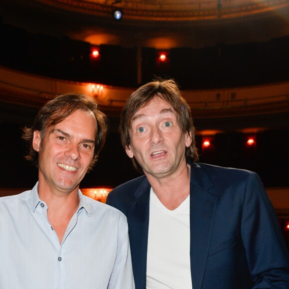 Exclusif - Sébastien Thiery et Pierre Palmade - Jean-Claude Camus remet les insignes de Chevalier dans l'Ordre des Arts et des Lettres à Jean Robert-Charrier au théâtre de la Porte Saint-Martin à Paris le 19 juin 2017. "À la tête du théâtre privé de la Porte-Saint-Martin depuis huit ans, Jean Robert-Charrier, 33 ans seulement, n'hésite pas à faire bouger les lignes de la scène parisienne." © Coadic Guirec/Bestimage