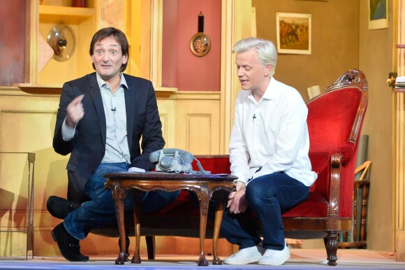 Exclusif - Pierre Palmade et Alex Lutz lors de l'enregistrement de l'émission "On se refait Palmade" au Théâtre de Paris, diffusée le 16 juin 2017 sur France 3.