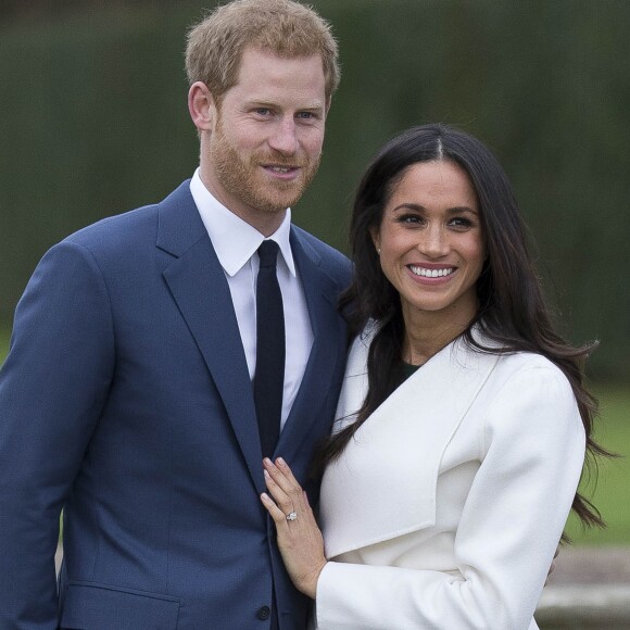 Le prince Harry et Meghan Markle à Kensington palace après l'annonce de leurs fiançailles le 27 novembre 2017.