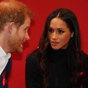 Meghan Markle avec le prince Harry à Nottingham le 1er décembre 2017, leur première mission royale ensemble après l'annonce de leurs fiançailles.