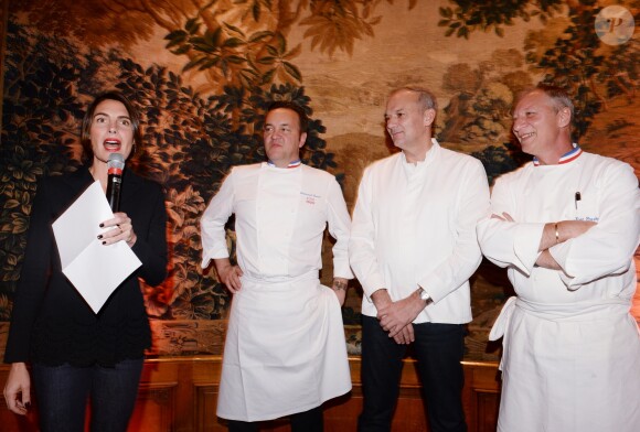 Exclusif - Alessandra Sublet avec les chefs Emmanuel Renaut (Meilleur Ouvrier de France, Chef 3 étoiles au Guide Michelin du Flocons de Sel à Megève, parrain de l'édition 2015), Christian Le Squer (Chef 3 étoiles au Guide Michelin du restaurant Le Cinq à l'hôtel George V à Paris, parrain de l'édition 2016), Eric Frechon (Meilleur Ouvrier de France, Chef 3 étoiles au Guide Michelin du restaurant Epicure à l'hôtel Le Bristol Paris, parrain de l'édition 2017) - Dîner de Gala organisé dans les Salons de l'hôtel Le Bristol Paris en présence de la direction des hôtels de l'île de Saint-Barthélemy, le 1er décembre 2017. Saint Barthélemy accueille chaque année le Saint Barth Gourmet Festival. Cette année, au vue des circonstances exceptionnelles qui ont touchés l'île, les chefs Emmaneul Renaut, Christian Le Squer et Eric Frechon se sont réunis pour signer un dîner caritatif exceptionnel à 6 mains et 9 étoiles. © Rachid Bellak/Bestimage