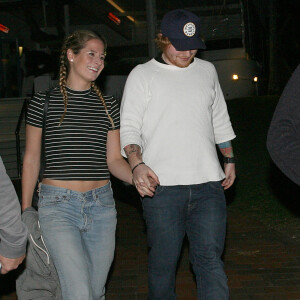 Exclusif - Ed Sheeran et sa petite amie Cherry Seaborn vont diner au nord de Sydney lors de leurs vacances en Australie le 29 mai 2016