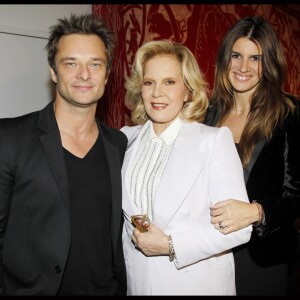 David Hallyday et sa maman Sylvie Vartan, à la salle Pleyel à Paris, le 23 novembre 2011