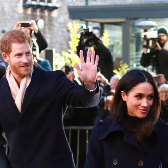 Le prince Harry et sa fiancée Meghan Markle arrivent au "Nottingham Contemporary" pour la journée mondiale de la lutte contre le Sida à Nottingham à l'occasion de leur première visite officielle depuis leurs Fiançailles à Nottingham le 1er decembre 2017.