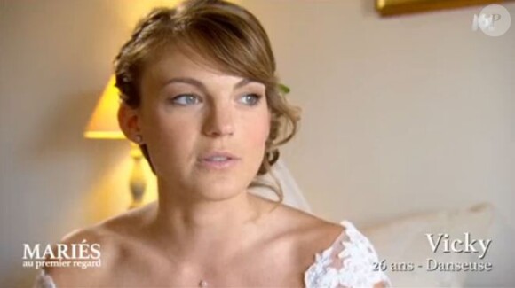 Vicky et Laurent se sont unis dans "Mariés au premier regard" (M6), lors de l'épisode diffusé lundi 4 décembre 2017.