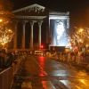 Les fans du chanteur Johnny Hallyday bravent le froid autour de place de la Madeleine pour être le mieux placé possible pour l'hommage à Paris, France, le 9 décembre 2017. © CVS/Bestimage