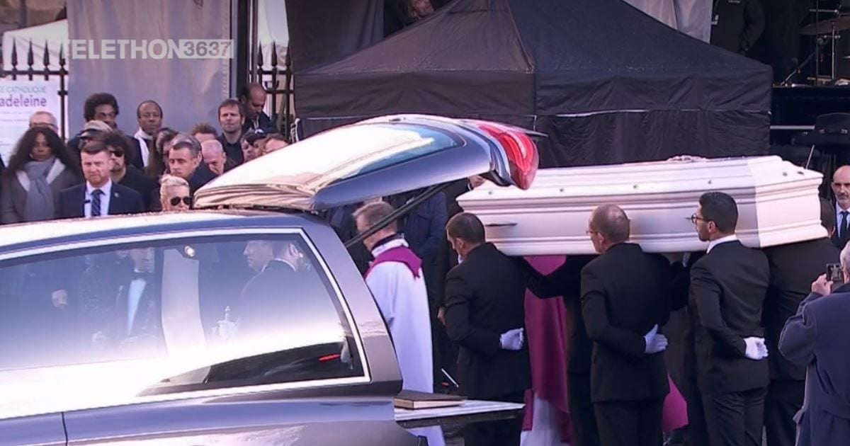 Obsèques Johnny Hallyday église De La Madeleine Le cerceuil de Johnny Hallyday lors des obsèques de la star à l'église