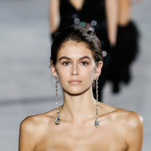 Kaia Gerber - Défilé de mode printemps-été 2018 "Saint Laurent" à Paris. Le 26 septembre 2017.