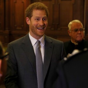 Le prince Harry lors de la messe en l'honneur de la brigade des pompiers Carol à l'abbaye de Westminster à Londres. Le 4 décembre 2017