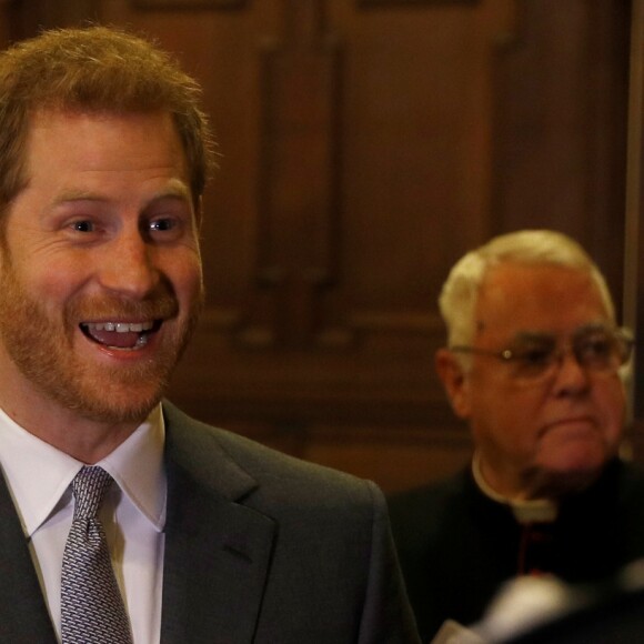Le prince Harry lors de la messe en l'honneur de la brigade des pompiers Carol à l'abbaye de Westminster à Londres. Le 4 décembre 2017