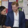 Le prince Harry et sa fiancée Meghan Markle visitent l'académie de Nottingham à l’occasion de la journée mondiale de la lutte contre le Sida à Nottingham lors de leur première visite officielle depuis leurs Fiançailles à Nottingham le 1er decembre 2017.