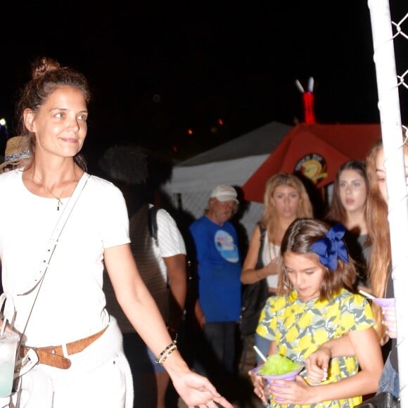 Katie Holmes a passé la soirée avec sa fille Suri à la fête foraine de Chili Cook-Off à Malibu, le 4 septembre 2017