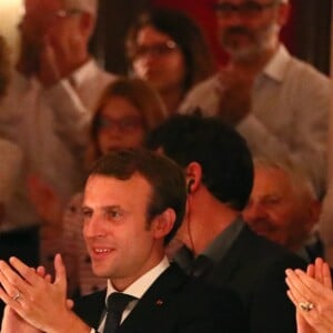 Exclusif - Marc Ladreit de Lacharrière, le président de la République française Emmanuel Macron, sa femme la Première Dame Brigitte Macron et Jean-Claude Camus - Le président de la République française et sa femme la Première Dame sont allés à la représentation de la pièce de théâtre "Le Tartuffe" au théâtre de La Porte Saint-Martin à Paris, France, le 14 octobre 2017. © Sébastien Valiela/Bestimage