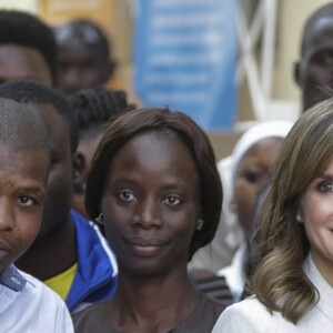 La reine Letizia d'Espagne en visite à l'Université Cheikh Anta Diop à Dakar lors de son voyage officiel au Sénégal le 12 décembre 2017