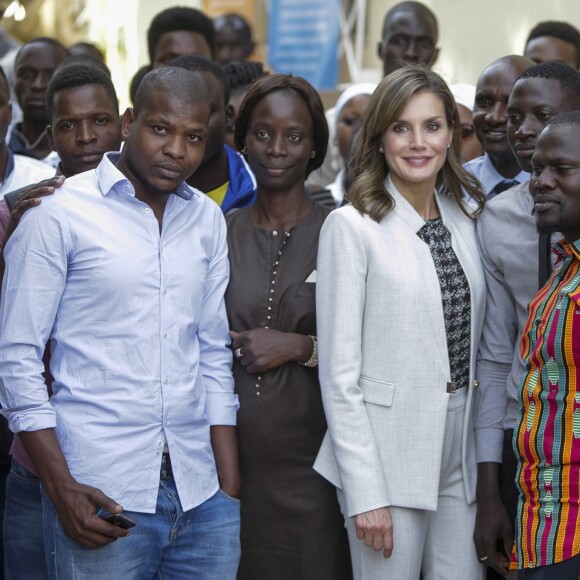 La reine Letizia d'Espagne en visite à l'Université Cheikh Anta Diop à Dakar lors de son voyage officiel au Sénégal le 12 décembre 2017