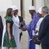 La reine Letizia d'Espagne et la première dame Marieme Faye arrivent à la cérémonie de bienvenue de la reine à Dakar, à l'occasion de son voyage officiel au Sénégal. Le 12 décembre 2017.