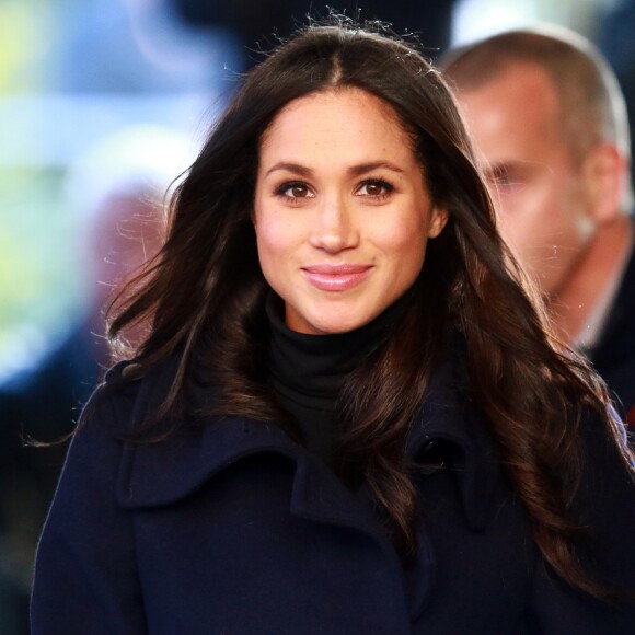 Meghan Markle, un mois après l'annonce de ses fiançailles avec le prince Harry (qu'elle accompagnait le 1er décembre 2017 en mission à Nottingham - notre photo), est conviée à la réunion de la famille royale britannique autour de la reine Elizabeth II à Sandringham pour célébrer Noël.