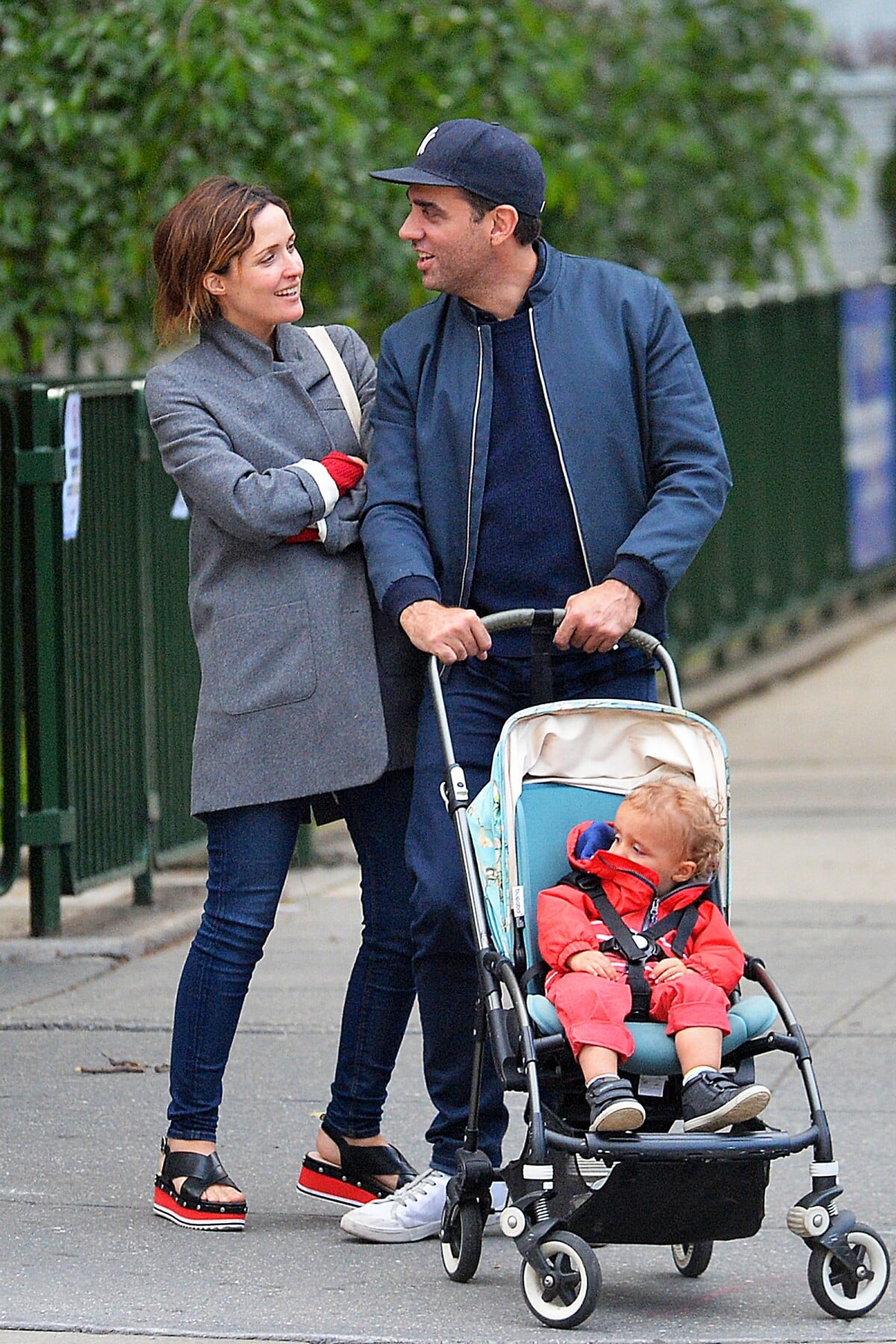 photo-exclusif-rose-byrne-et-son-compagnon-bobby-cannavale-se