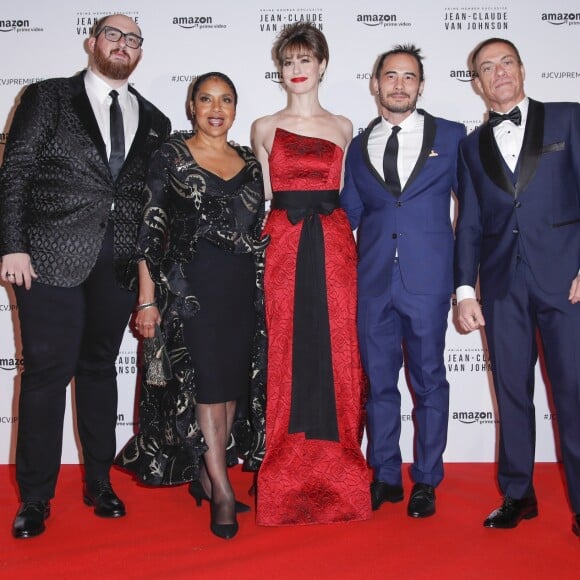 Peter Atencio, Phylicia Rashad, Kat Foster, David Callaham, Jean-Claude Van Damme - Présentation de la série "Jean-Claude Van Johnson" par Amazon TV au cinéma Le Grand Rex à Paris, le 12 décembre 2017.