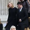 Carey Mulligan et Marcus Mumford à la sortie de la cathédrale Saint Paul de Londres le 14 décembre 2017 suite à la messe donnée à la mémoire des victimes de l'incendie de la Tour Grenfell, survenu le 14 juin 2017.