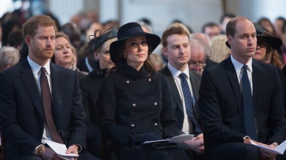 Kate, William, Harry : Unis dans les larmes avec Adele en mémoire de Grenfell