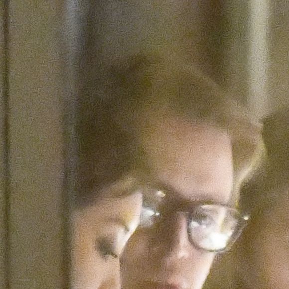 Exclusif - Macaulay Culkin et sa compagne Brenda Song ont dîné avec Paris Jackson, Seth Green et sa femme Clare Grant dans le restaurant de Joël Robuchon "L'Atelier" puis se sont promenés le long de la seine et sur le pont des Arts à Paris le 22 novembre 2017.
