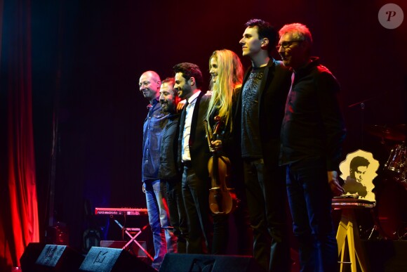 Exclusif - Grégory Bakian et ses musiciens saluant à la fin de leur concert au Palace à Paris, le 18 décembre 2017. © Giancarlo Gorassini/Bestimage