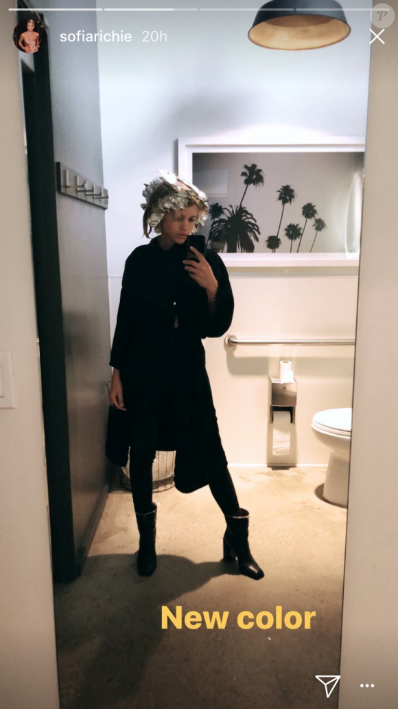 Sofia Richie révélant sa nouvelle couleur de cheveux sur Instagram le 20 décembre 2017