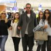Exclusif - Chris Cornell, sa femme Vicky Karayiannis et leur fille Toni Cornell arrivent à Athènes en Grèce pour assister au concert d'Anna Vissi, le 6 avril 2017.