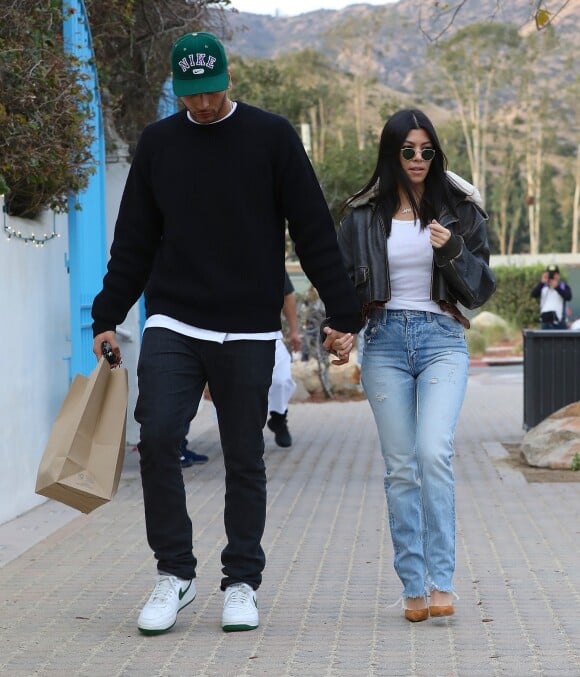 Younes Bendjima et Kourtney Kardashian. Los Angeles, le 23 décembre 2017.