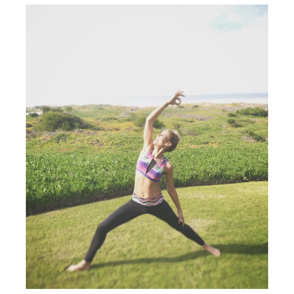 Elodie Gossuin en plein yoga, le 1 er janvier 2018.