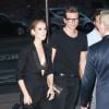 Céline Dion quitte le l'hôtel Royal Monceau et va dîner en compagnie de son danseur Pepe Munoz au restaurant Manko à Paris le 21 juillet 2017.