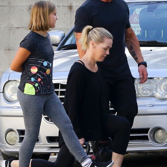 Jennie Garth et sa fille Fiona prennent un cours de fitness à Los Angeles, le 2 janvier 2018.
