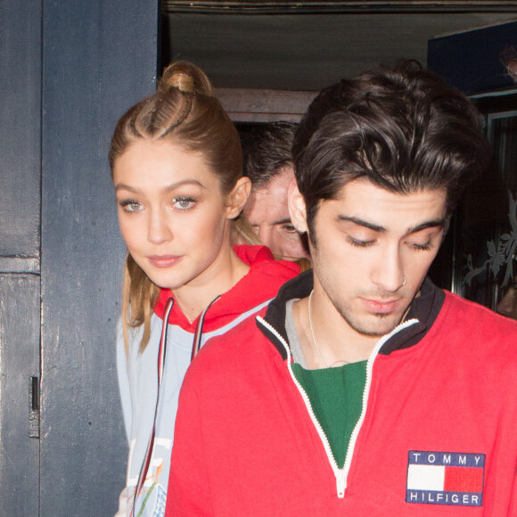 Gigi Hadid avec son compagnon Zayn Malik quittent le restaurant Laperouse après la soirée Hilfiger à Paris le 28 février 2017.