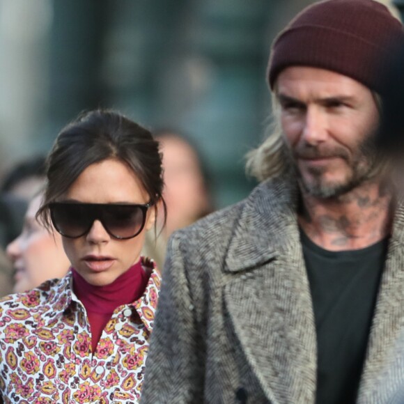 David et Victoria Beckham arrivent à Paris par l'Eurostar en provenance de Londres le 17 janvier 2018. David porte un sac Vuitton. © Cyril Moreau/Bestimage