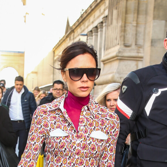 David et Victoria Beckham arrivent à Paris par l'Eurostar en provenance de Londres le 17 janvier 2018. David porte un sac Vuitton. © Cyril Moreau/Bestimage