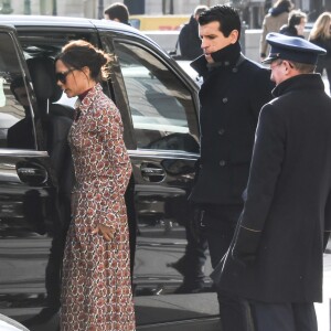 Victoria Beckham arrive à l'hôtel Ritz à Paris le 17 janvier 2018.